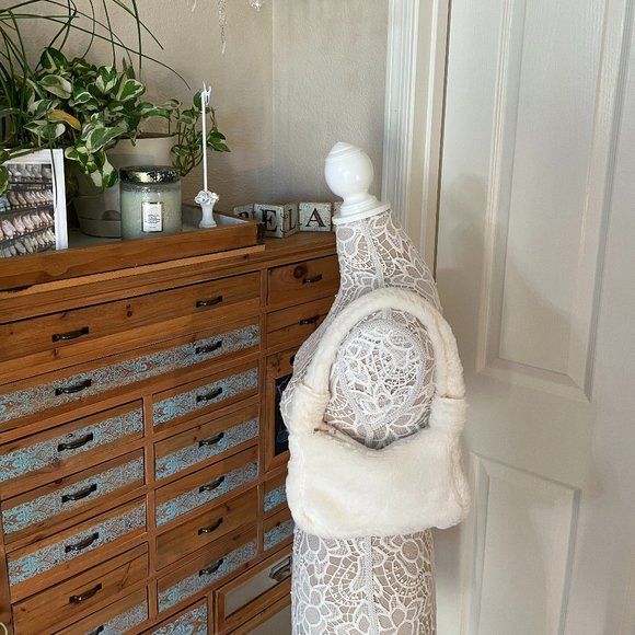 Fluffy Soft Furry Plush Shoulder Mini Hobo Handbag - NWT - Winter White - Picture 7 of 10